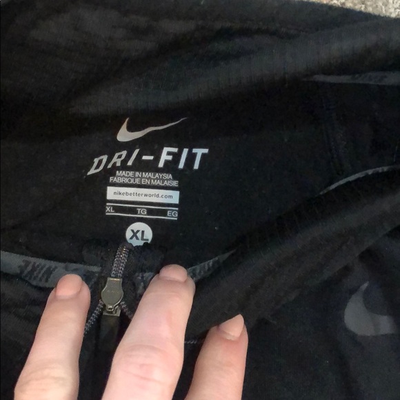 Pullover - Picture 3 of 3